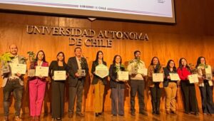 Ceremonia de reconocimiento del Programa HuellaChile con participación de Bitumix y empresas vinculadas al sector de la construcción.